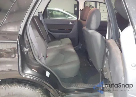 2011 Mazda Tribute I Sport z USA, uszkodzony, nr VIN 4F2CY0C75BKM06748